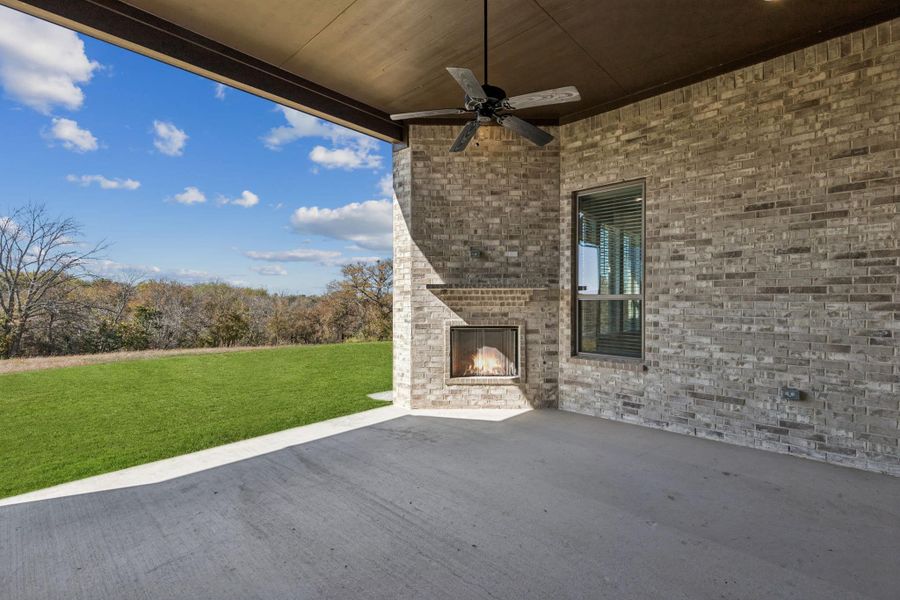Exterior details and patio area of a home in Lakeway Estates, Waxahachie (Image 3). Exterior details and patio area of a home in Lakeway Estates, Waxahachie (Image 3).