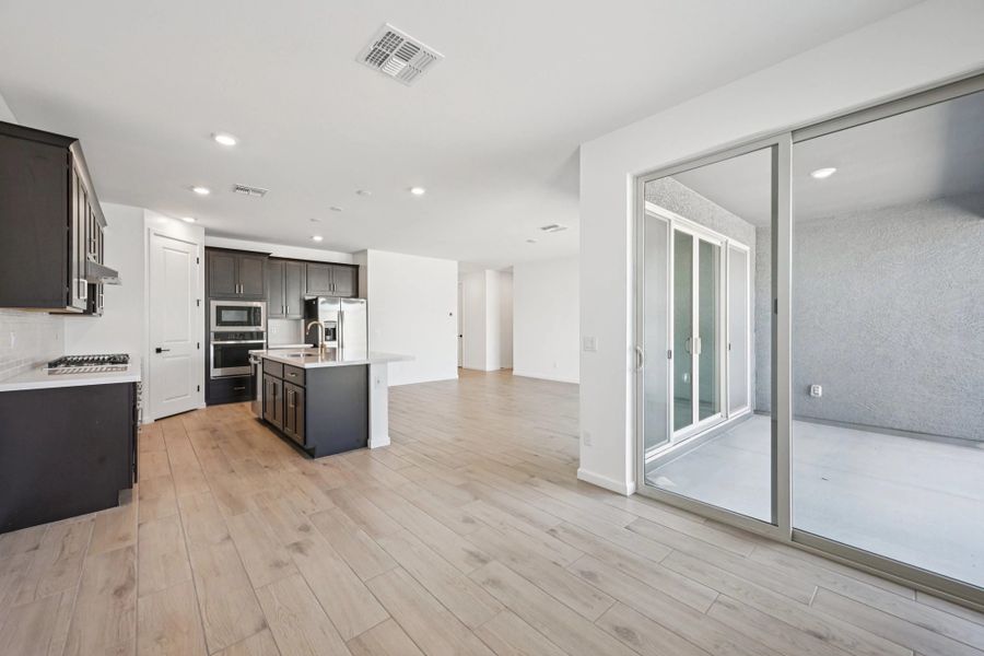 Dining and Gourmet Kitchen - Oxford Collection