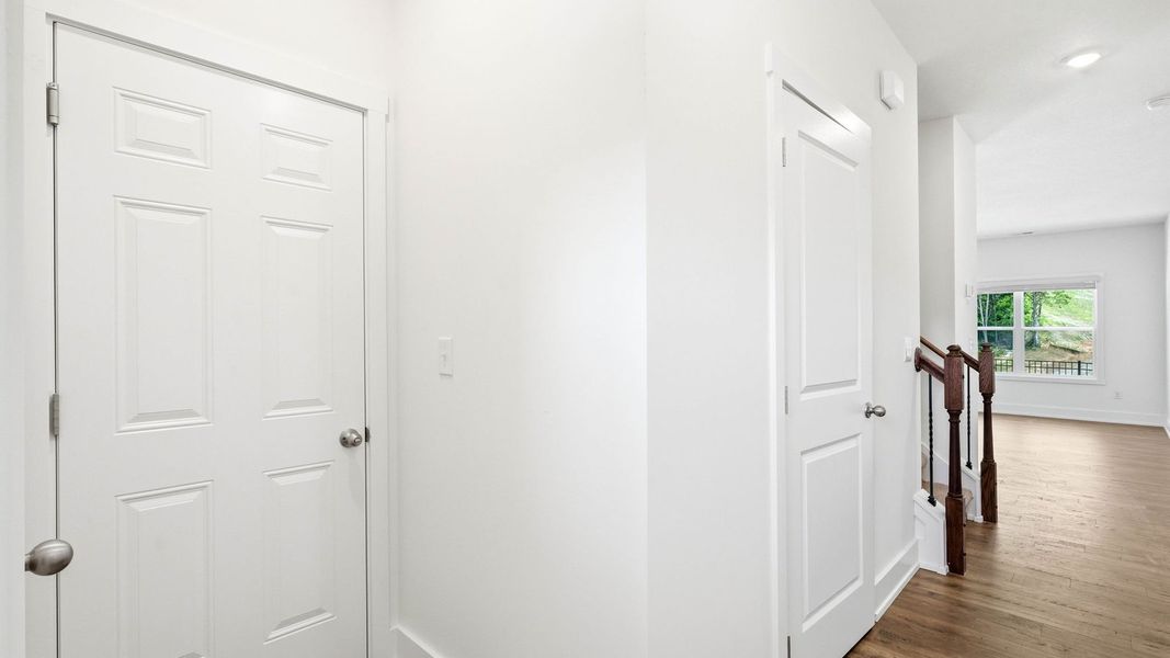 Spacious, unfurnished interior of a new home in Cherokee Crossing, Kodak (Image 11).