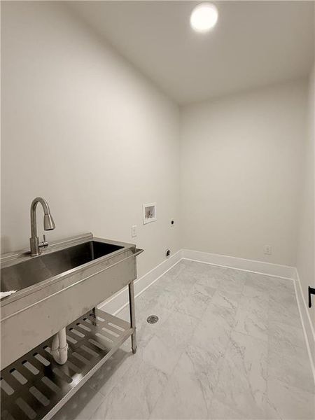 Spacious, unfurnished interior of a new home in , Marietta (Image 41).