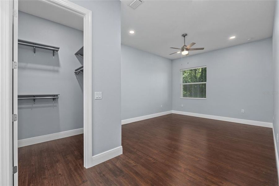 Spacious, unfurnished interior of a new home in , Tampa (Image 53).
