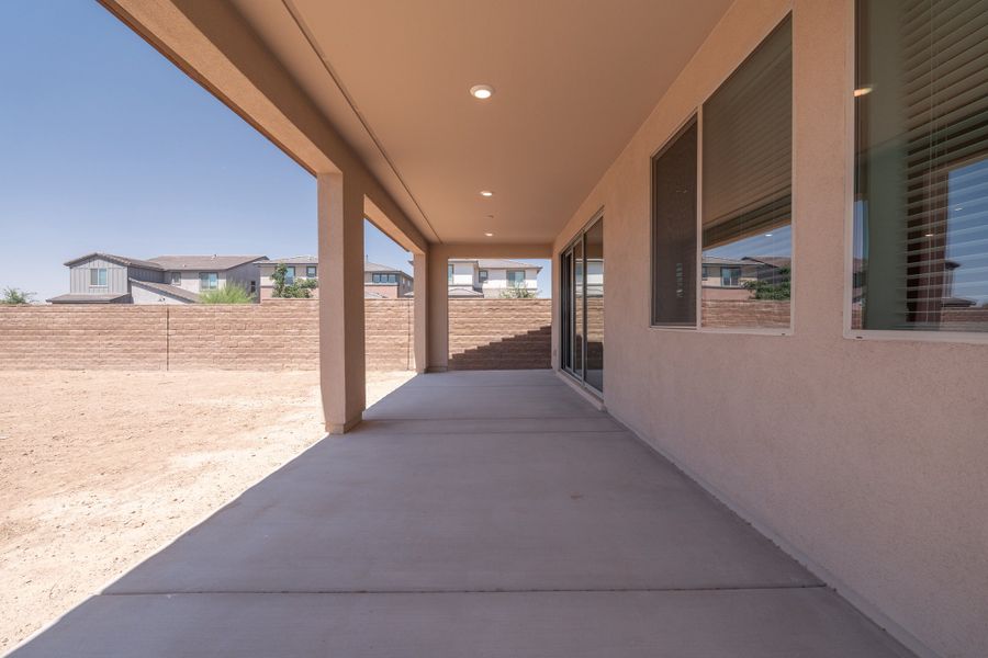 Exterior details and patio area of a home in Terraza, San Tan Valley (Image 3).