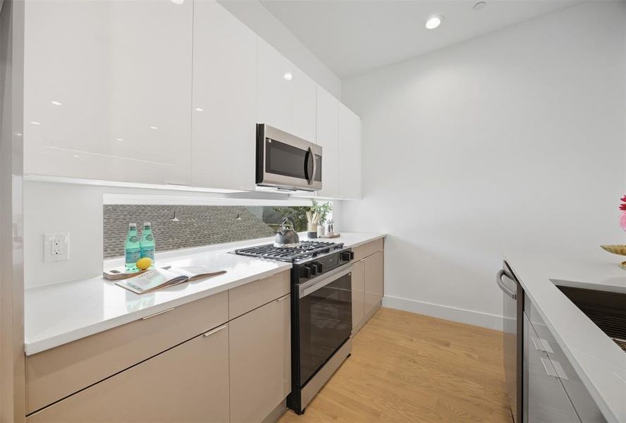 Furnished interior view inside a new home in , Dallas (Image 15).