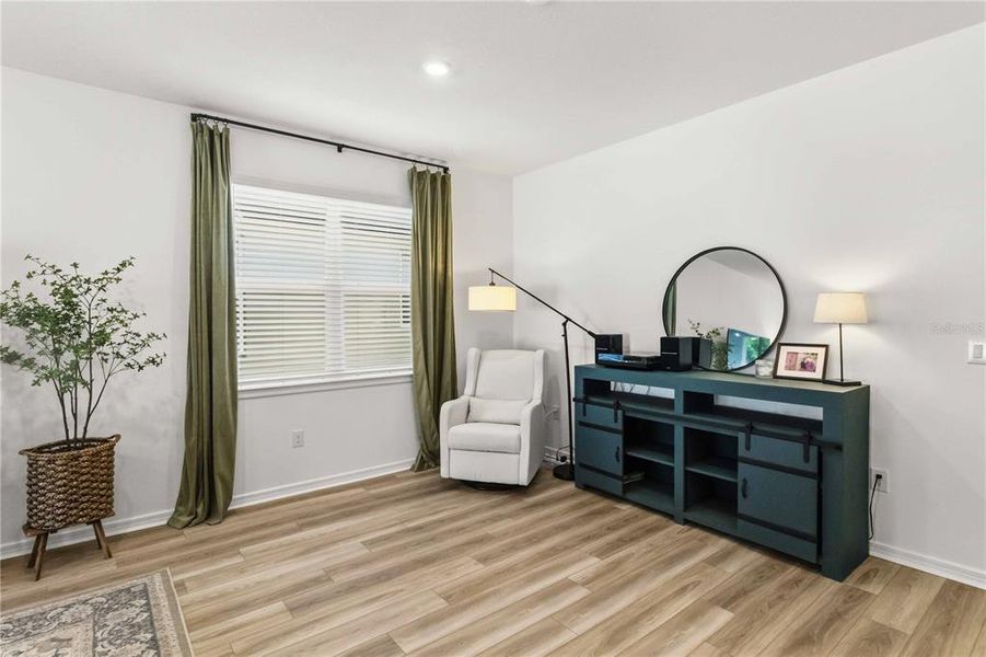 Furnished interior view inside a new home in , Valrico (Image 20).