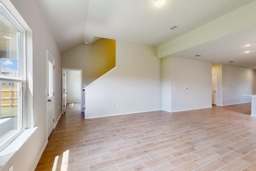 Spacious, unfurnished interior of a new home in Cascades at Onion Creek, Austin (Image 11). Spacious, unfurnished interior of a new home in Cascades at Onion Creek, Austin (Image 11).