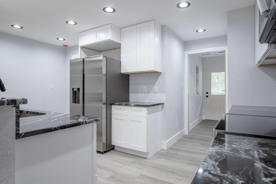 332 W Ventura-11