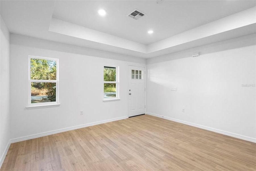 Spacious, unfurnished interior of a new home in , Eustis (Image 18).