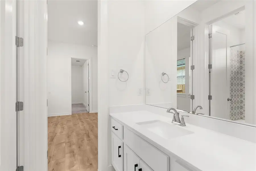 **PHOTO IS REPRESENTATIVE OF FLOORPLAN ONLY** **PHOTO IS REPRESENTATIVE OF FLOORPLAN ONLY**