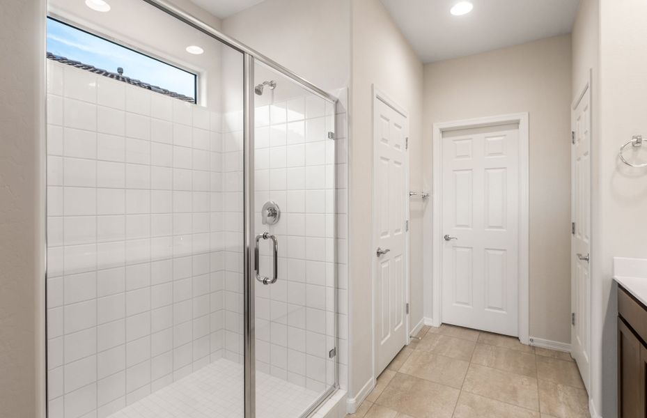 Furnished interior view inside a new home in El Cidro, Goodyear (Image 8).