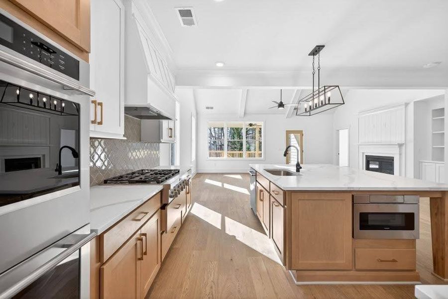 Furnished interior view inside a new home in Livingstone Park, Kennesaw (Image 11).