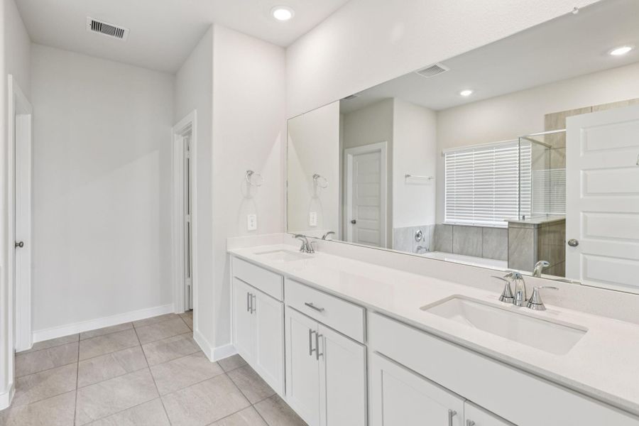 Furnished interior view inside a new home in Stewart's Ranch, Conroe (Image 18). Furnished interior view inside a new home in Stewart's Ranch, Conroe (Image 18).