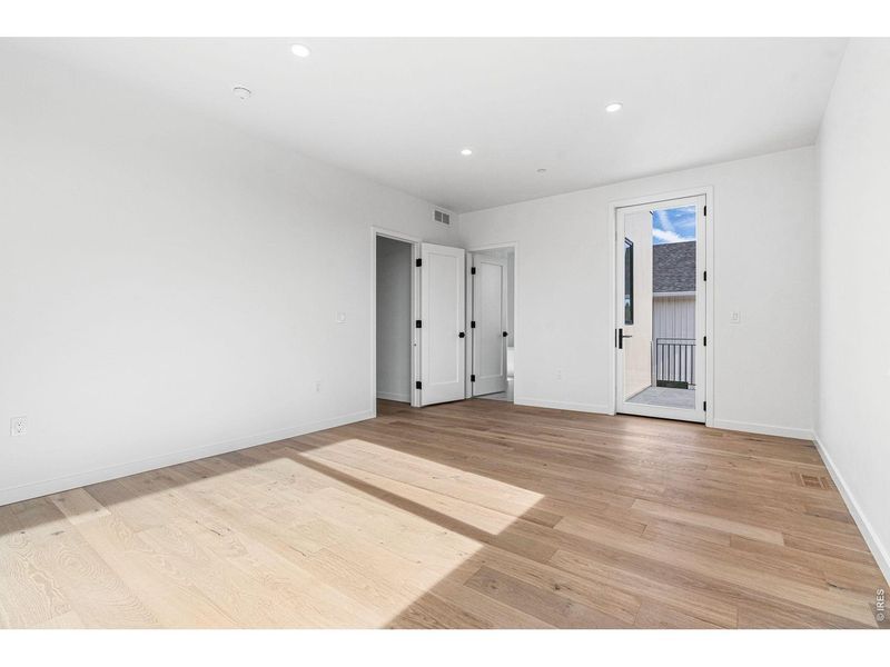 Spacious, unfurnished interior of a new home in , Boulder (Image 20).