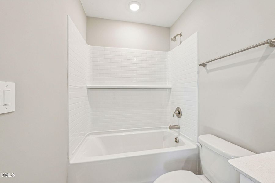 37-web-or-mls-Raleigh - Watkins Glen - 3 37-web-or-mls-Raleigh - Watkins Glen - 3