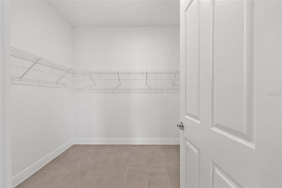 Spacious, unfurnished interior of a new home in , Ocala (Image 26).