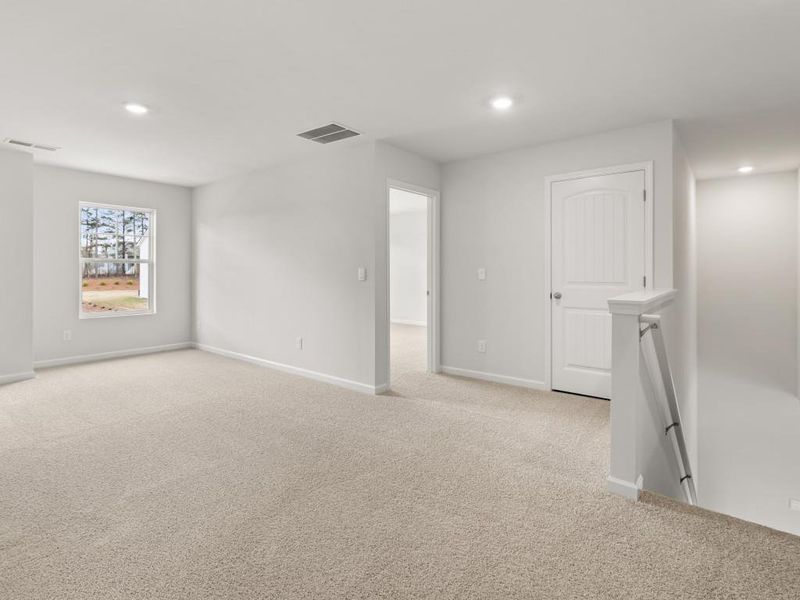 Spacious, unfurnished interior of a new home in Thompson Ridge, Dallas (Image 18). Spacious, unfurnished interior of a new home in Thompson Ridge, Dallas (Image 18).