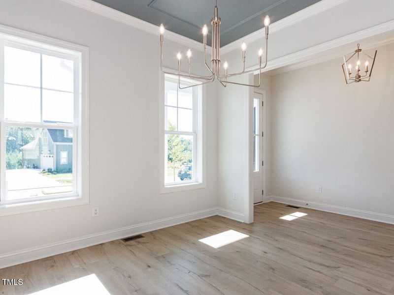 006-1280x960-dining-room