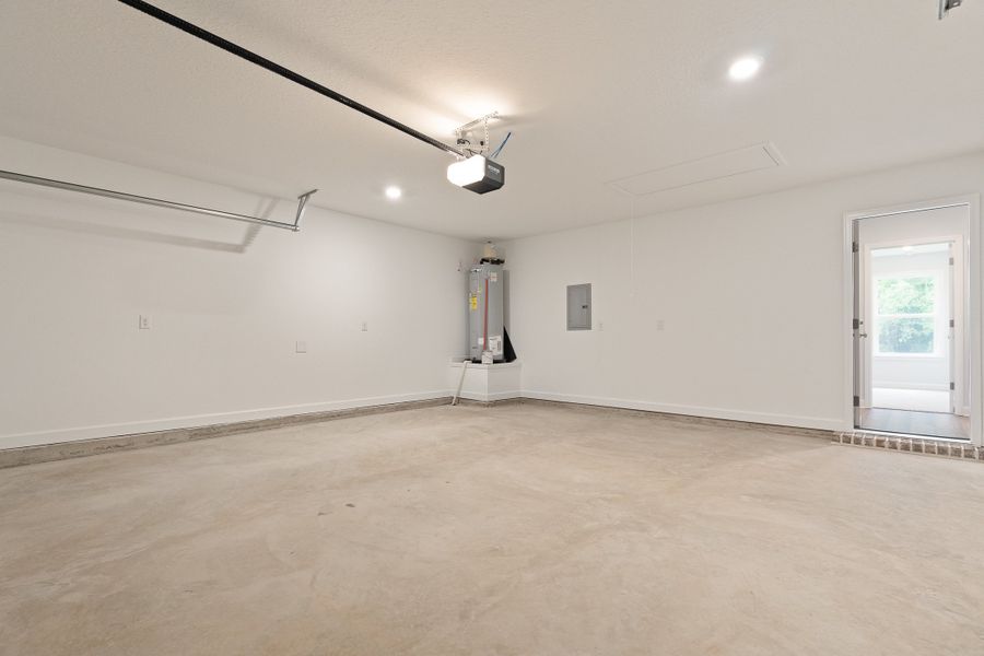 Spacious, unfurnished interior of a new home in Southern Charm, Crestview (Image 21). Spacious, unfurnished interior of a new home in Southern Charm, Crestview (Image 21).