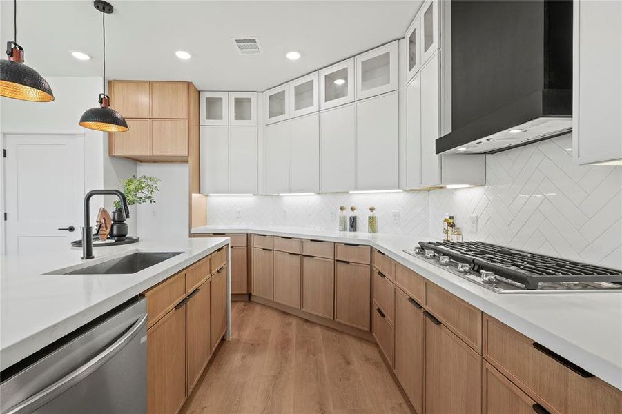 Furnished interior view inside a new home in , Dallas (Image 28).