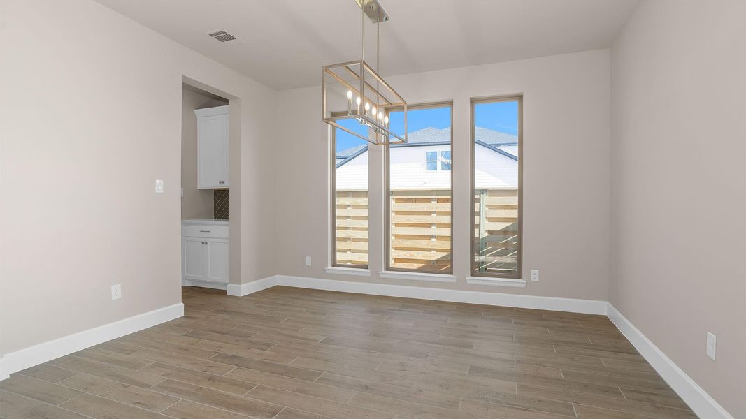 Spacious, unfurnished interior of a new home in Austin Point 60', Richmond (Image 7).