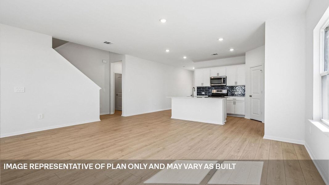 Spacious, unfurnished interior of a new home in Bar W Ranch, Leander (Image 21).