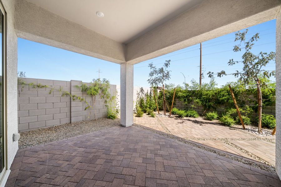 Backyard with Covered Patio | Libra Model Home | Rialta | New homes in Mesa, Arizona | Landsea Homes