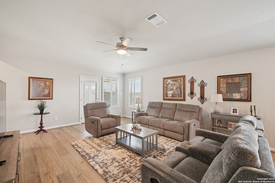 Furnished interior view inside a new home in Meyers Landing, New Braunfels (Image 9).