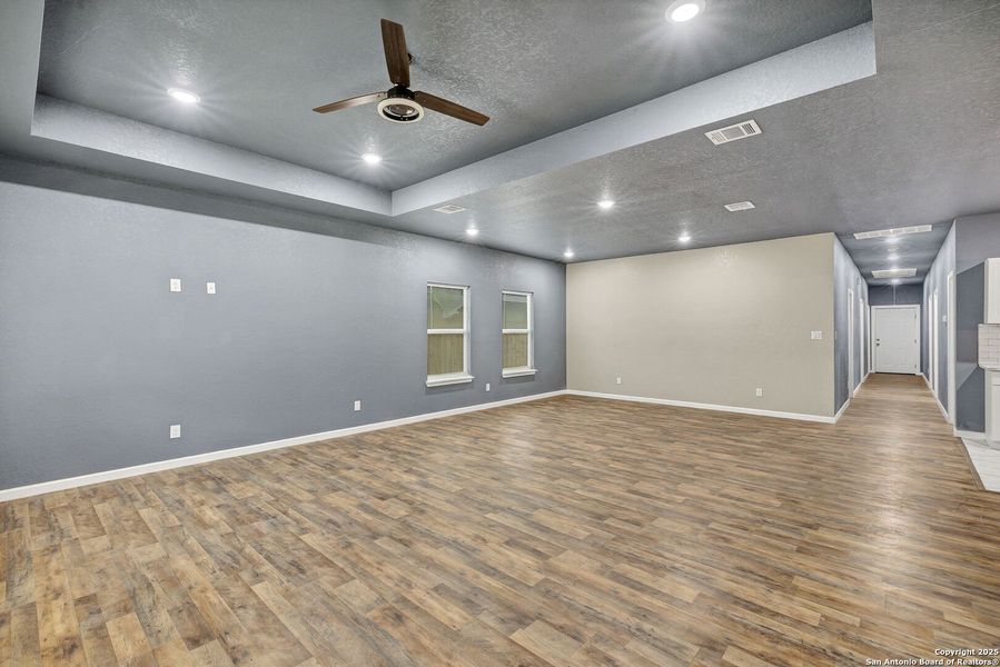 Spacious, unfurnished interior of a new home in , San Antonio (Image 28).