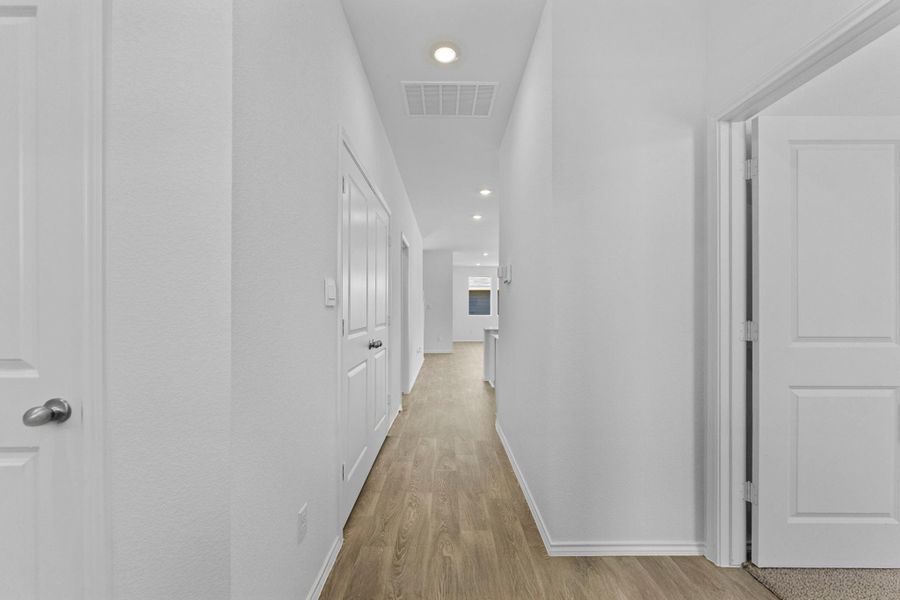 Spacious, unfurnished interior of a new home in Valverde, Bastrop (Image 19).