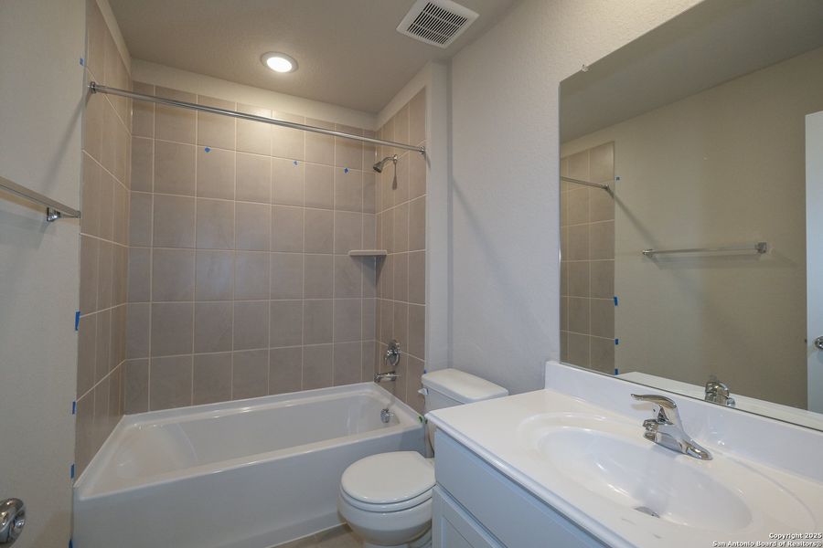 Furnished interior view inside a new home in Park Place, New Braunfels (Image 15).