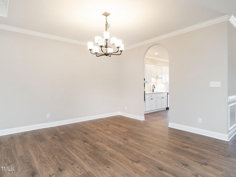 07 2374_WhelenDr Dining3