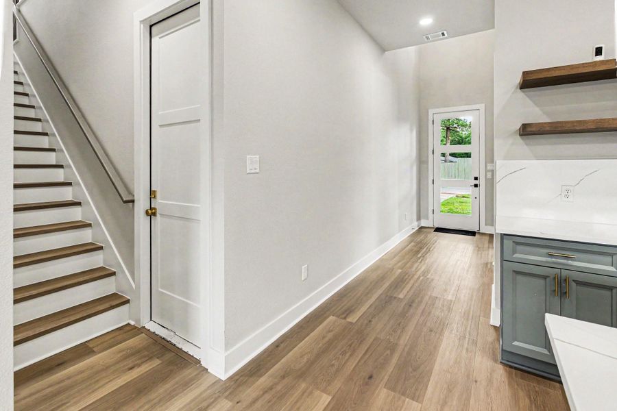 Spacious, unfurnished interior of a new home in , Conroe (Image 30).