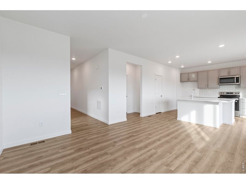 Spacious, unfurnished interior of a new home in Granary, Johnstown (Image 27).