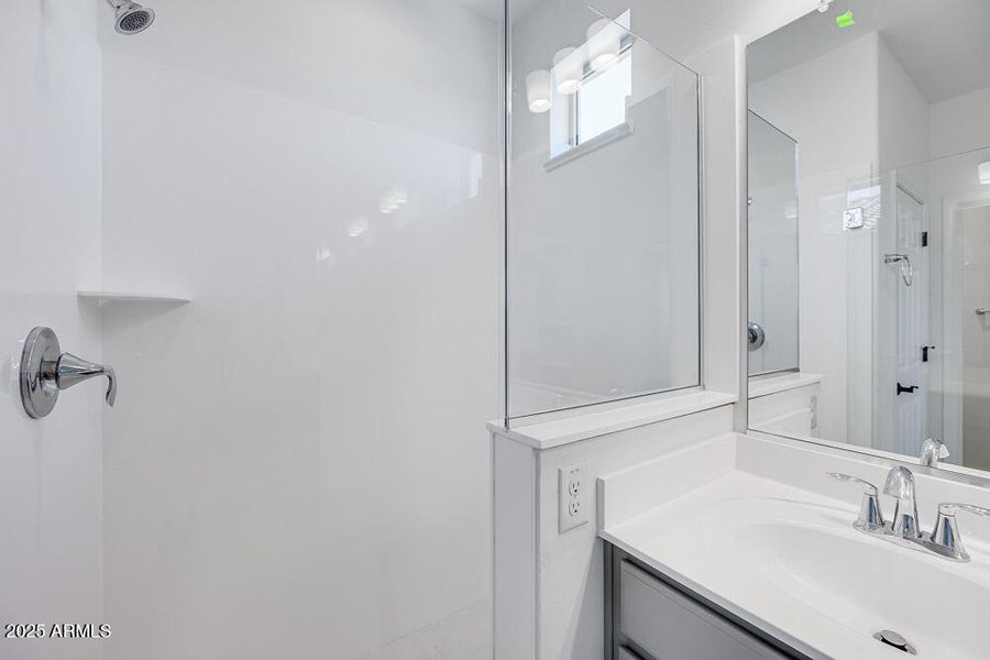 hj-az-phx-cantamia-duet-lily-lot-30135-b