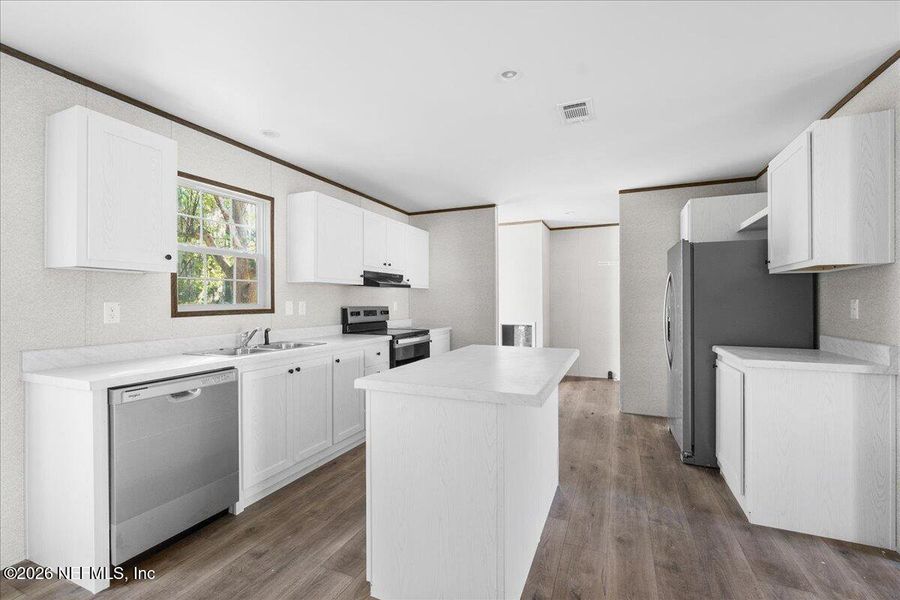 Furnished interior view inside a new home in , Palatka (Image 6).