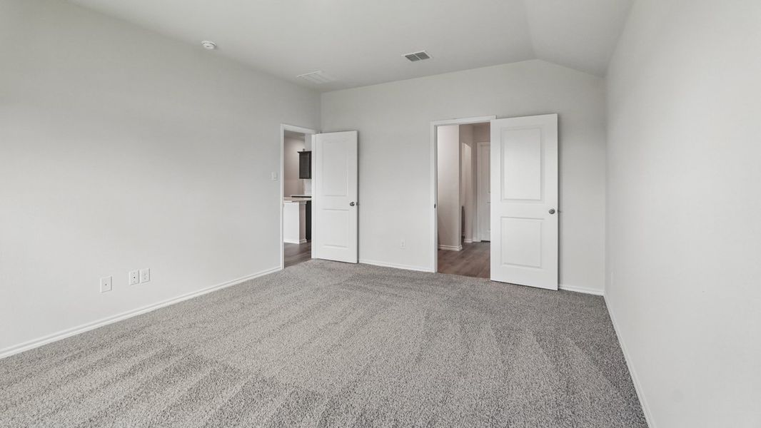 Spacious, unfurnished interior of a new home in Saddlebrook, Waxahachie (Image 20).