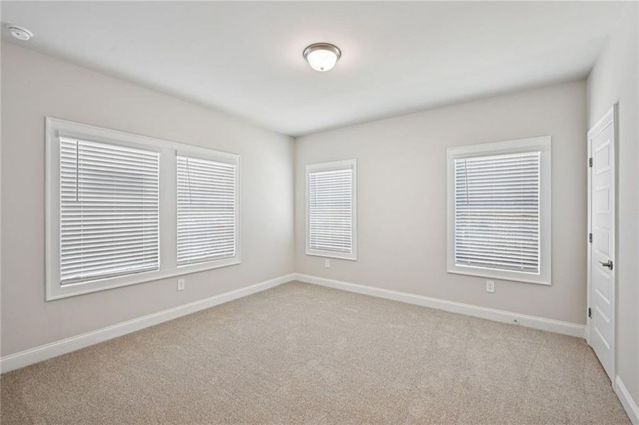 Spacious, unfurnished interior of a new home in , Lawrenceville (Image 34).