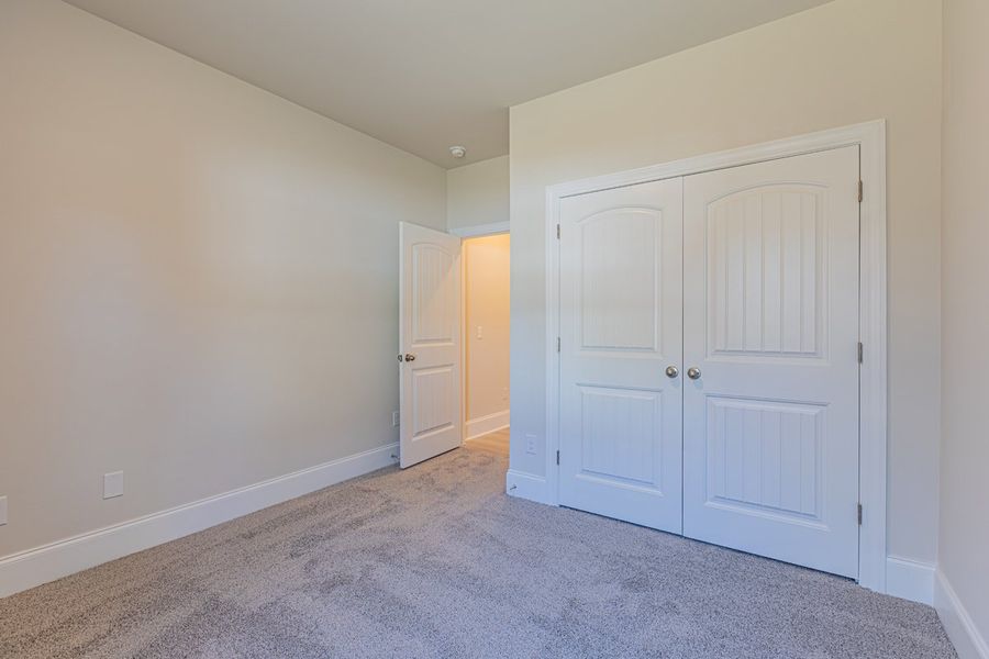 Representative unfurnished interior of a home built from the Habersham II by Great Southern Homes in Old Charleston Acres, Pelion (Image 37).