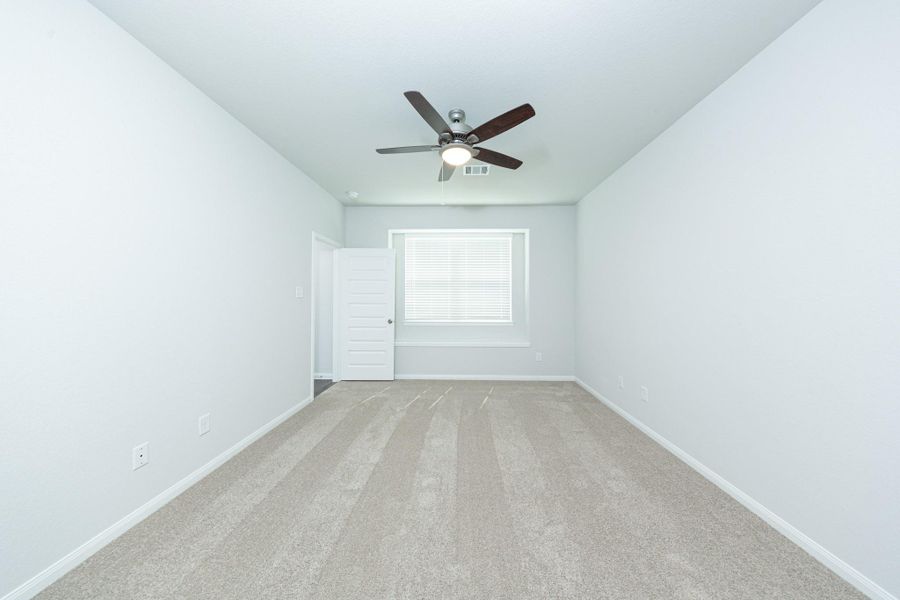 Spacious, unfurnished interior of a new home in River's Edge, Conroe (Image 16). Spacious, unfurnished interior of a new home in River's Edge, Conroe (Image 16).