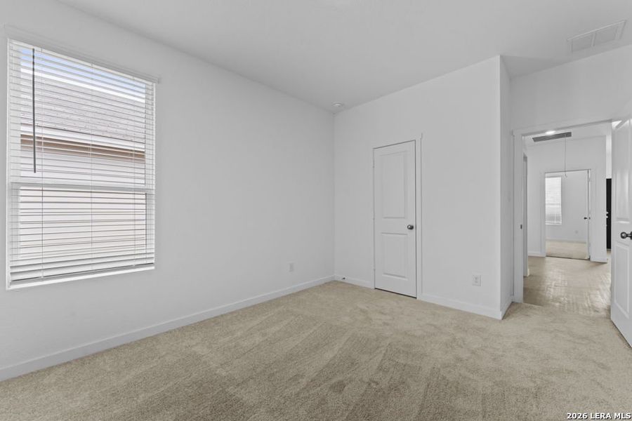 Spacious, unfurnished interior of a new home in Sky Ranch, New Braunfels (Image 10). Spacious, unfurnished interior of a new home in Sky Ranch, New Braunfels (Image 10).