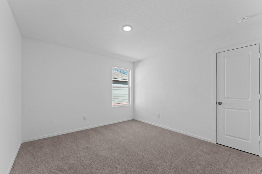 Spacious, unfurnished interior of a new home in Friendship Oaks, Fredericksburg (Image 17).