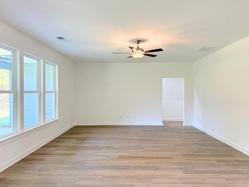 Spacious, unfurnished interior of a new home in Westlyn, Winder (Image 23).