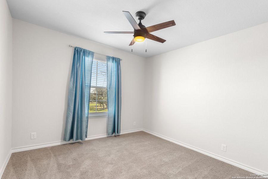 Spacious, unfurnished interior of a new home in Brookstone Creek, San Antonio (Image 25).