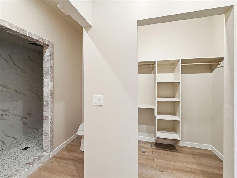 Spacious, unfurnished interior of a new home in , Iredell (Image 11).