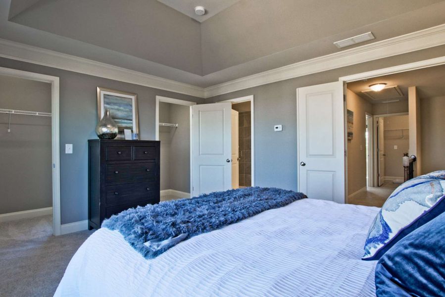 Representative furnished interior of a home built from the Barwick by KM Homes in Nickel Creek at Newnan Crossing, Newnan (Image 13).