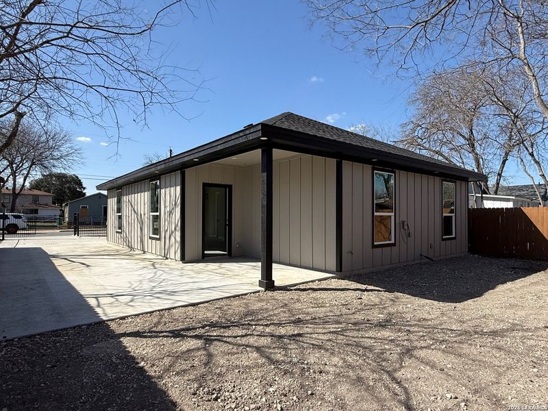 Exterior details and patio area of a home in , San Antonio (Image 14).