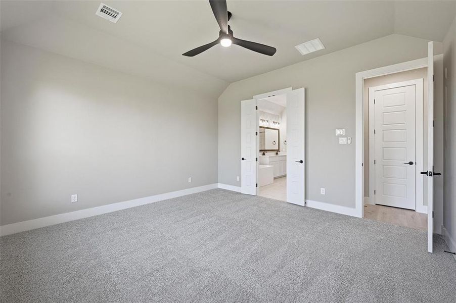 Spacious, unfurnished interior of a new home in LeTara, Haslet (Image 25).