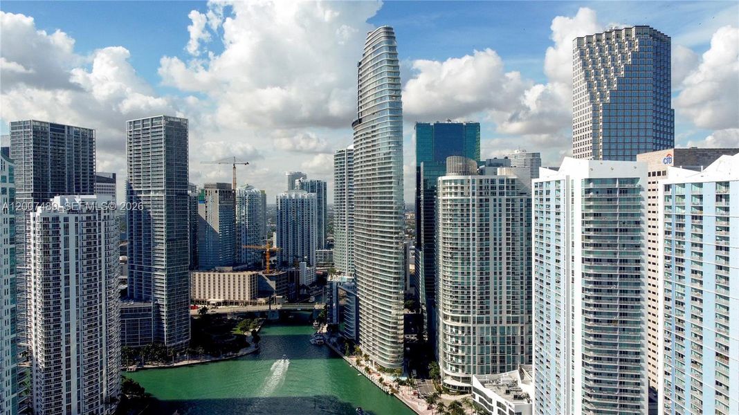 Condo located in Miami, FL showcasing its design and architecture (Image 23).