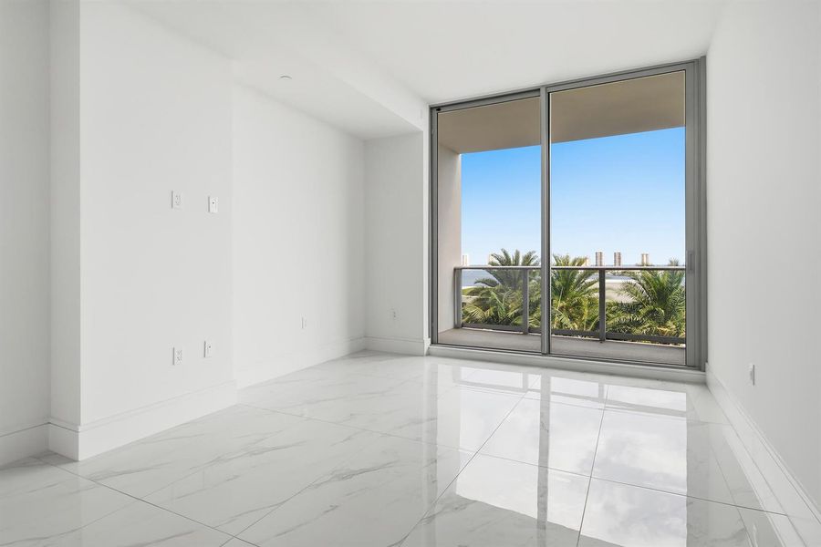 220-LAKESHORE-DRIVE-804-33403-007 220-LAKESHORE-DRIVE-804-33403-007