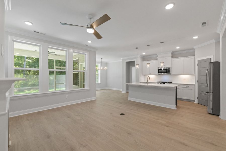 Representative unfurnished interior of a home built from the The Ellery by RobuckHomes in Baylee Ridge, Selma (Image 102).
