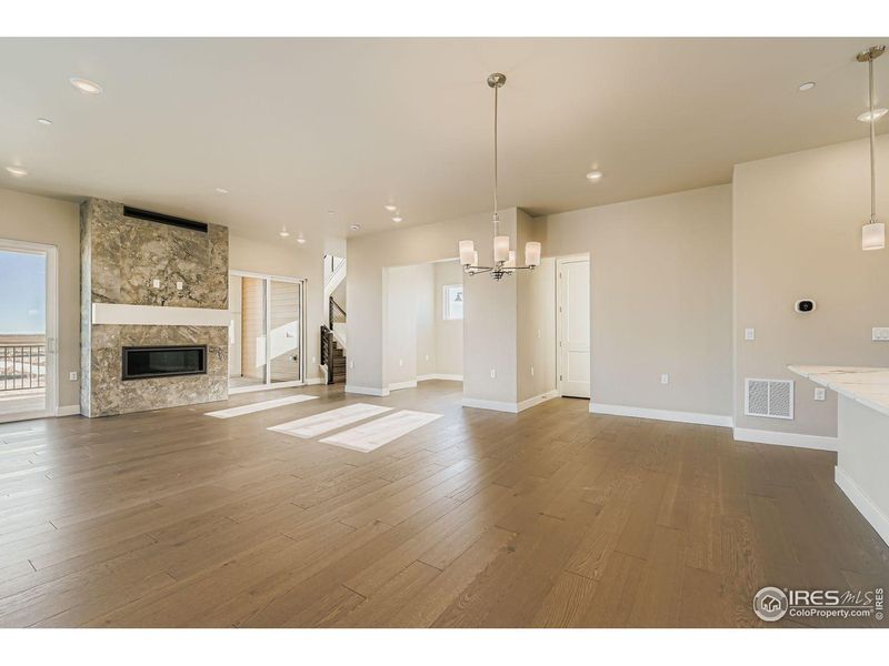 Spacious, unfurnished interior of a new home in Baseline, Broomfield (Image 20).